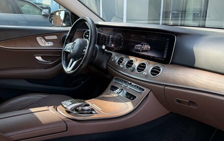 Mercedes-Benz E-Класс, 2018 год, 2 960 000 рублей, 24 фотография