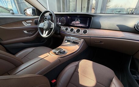 Mercedes-Benz E-Класс, 2018 год, 2 960 000 рублей, 26 фотография