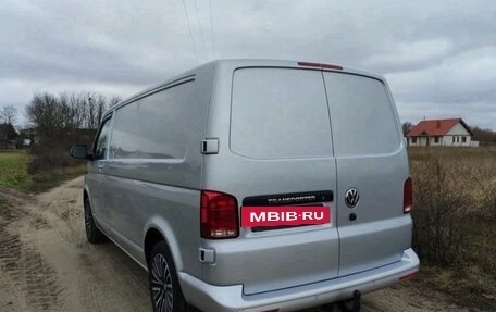 Volkswagen Transporter T6 рестайлинг, 2022 год, 2 800 000 рублей, 3 фотография