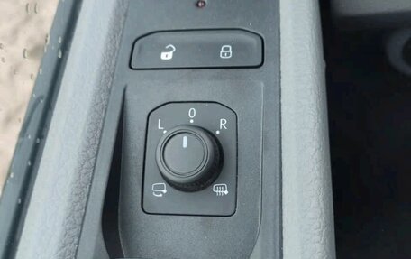 Volkswagen Transporter T6 рестайлинг, 2022 год, 2 800 000 рублей, 8 фотография