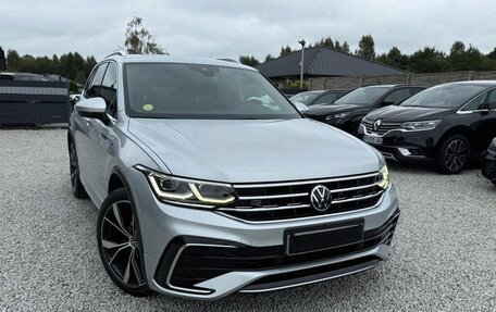 Volkswagen Tiguan II, 2022 год, 2 600 000 рублей, 9 фотография