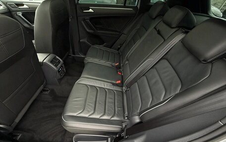 Volkswagen Tiguan II, 2022 год, 2 600 000 рублей, 37 фотография