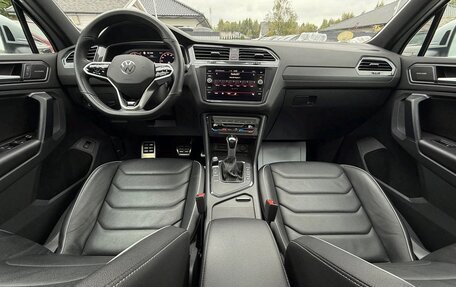 Volkswagen Tiguan II, 2022 год, 2 600 000 рублей, 26 фотография