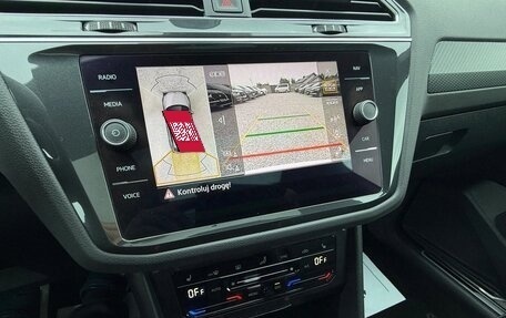 Volkswagen Tiguan II, 2022 год, 2 600 000 рублей, 36 фотография