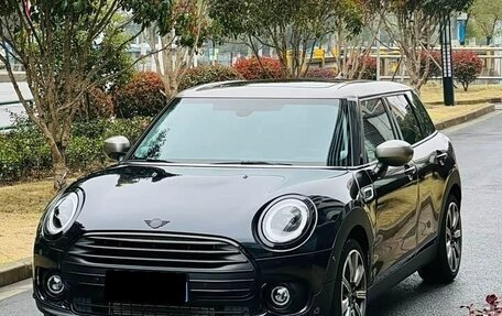 MINI Clubman, 2022 год, 2 550 000 рублей, 4 фотография