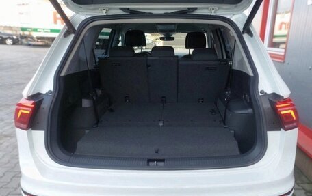 Volkswagen Tiguan II, 2023 год, 3 200 000 рублей, 8 фотография