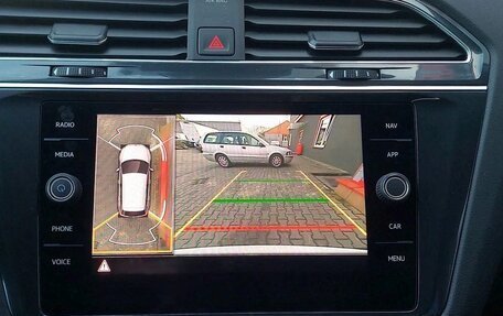 Volkswagen Tiguan II, 2023 год, 3 200 000 рублей, 11 фотография