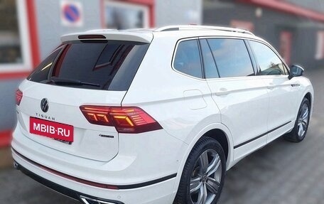 Volkswagen Tiguan II, 2023 год, 3 200 000 рублей, 6 фотография