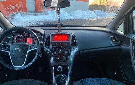 Opel Astra J, 2011 год, 625 000 рублей, 9 фотография