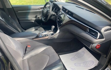 Toyota Camry, 2018 год, 2 480 000 рублей, 9 фотография