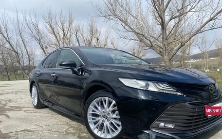 Toyota Camry, 2018 год, 2 480 000 рублей, 2 фотография