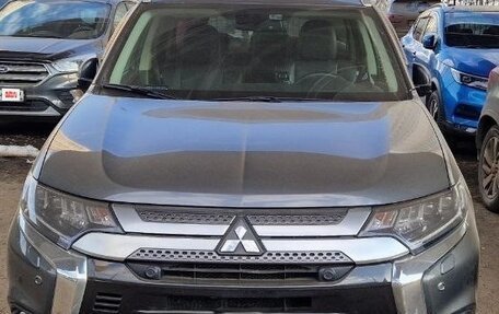 Mitsubishi Outlander III рестайлинг 3, 2019 год, 2 750 000 рублей, 6 фотография