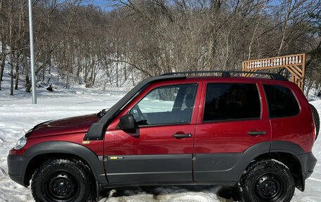 Chevrolet Niva I рестайлинг, 2017 год, 710 000 рублей, 3 фотография
