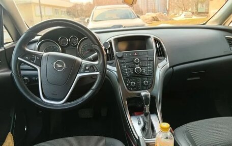 Opel Astra J, 2011 год, 550 000 рублей, 6 фотография