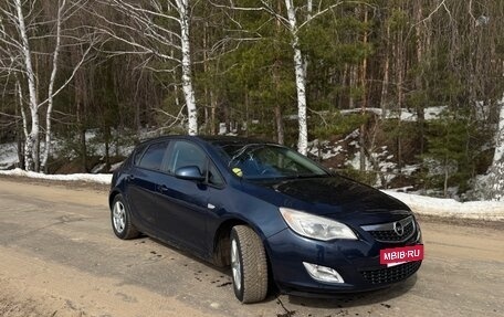 Opel Astra J, 2011 год, 645 000 рублей, 3 фотография