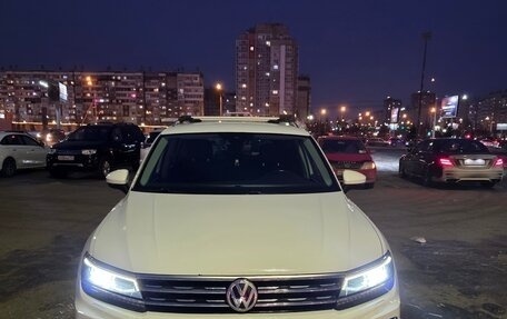 Volkswagen Tiguan II, 2019 год, 3 950 000 рублей, 4 фотография