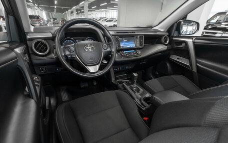 Toyota RAV4, 2018 год, 2 480 000 рублей, 7 фотография