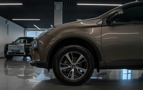 Toyota RAV4, 2018 год, 2 480 000 рублей, 23 фотография