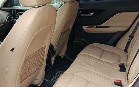 Jaguar F-Pace, 2016 год, 1 990 000 рублей, 8 фотография