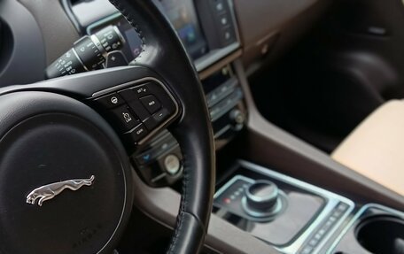 Jaguar F-Pace, 2016 год, 1 990 000 рублей, 7 фотография