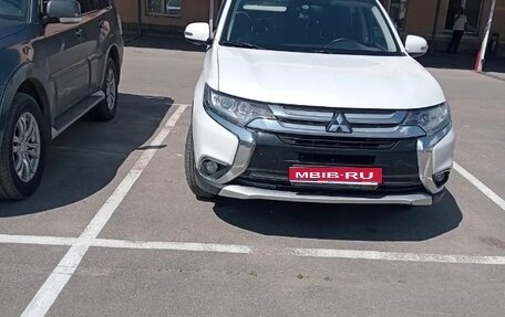 Mitsubishi Outlander III рестайлинг 3, 2018 год, 1 650 000 рублей, 1 фотография