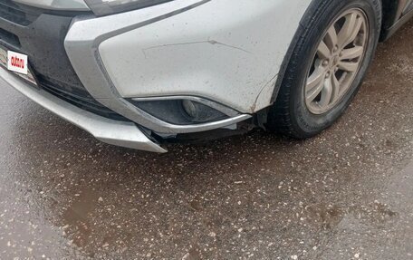 Mitsubishi Outlander III рестайлинг 3, 2018 год, 1 650 000 рублей, 4 фотография