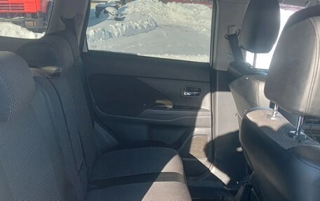 Mitsubishi Outlander III рестайлинг 3, 2018 год, 1 650 000 рублей, 7 фотография