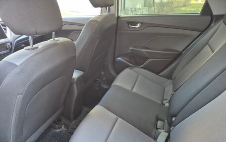 Hyundai Solaris II рестайлинг, 2018 год, 1 550 000 рублей, 10 фотография