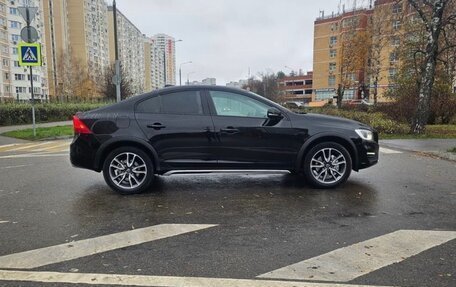 Volvo S60 Cross Country, 2018 год, 2 100 000 рублей, 2 фотография