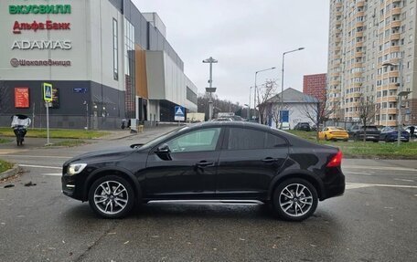 Volvo S60 Cross Country, 2018 год, 2 100 000 рублей, 3 фотография