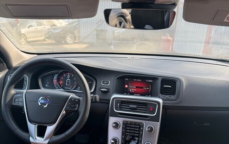 Volvo S60 Cross Country, 2018 год, 2 100 000 рублей, 5 фотография