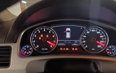 Volkswagen Touareg III, 2011 год, 1 720 000 рублей, 12 фотография