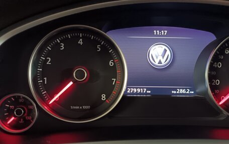 Volkswagen Touareg III, 2011 год, 1 720 000 рублей, 14 фотография