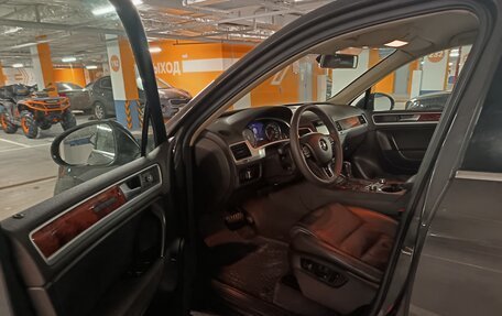 Volkswagen Touareg III, 2011 год, 1 720 000 рублей, 9 фотография