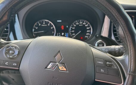 Mitsubishi Outlander III рестайлинг 3, 2016 год, 2 150 000 рублей, 5 фотография