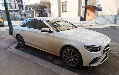 Mercedes-Benz E-Класс, 2022 год, 4 700 000 рублей, 2 фотография