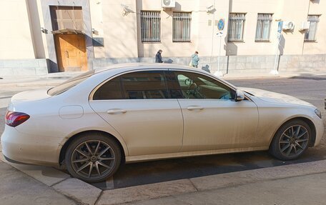 Mercedes-Benz E-Класс, 2022 год, 4 700 000 рублей, 5 фотография