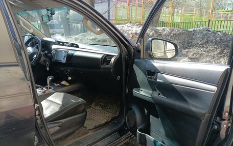 Toyota Hilux VIII, 2016 год, 2 700 000 рублей, 4 фотография