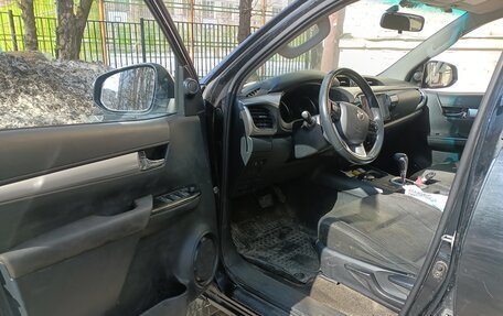 Toyota Hilux VIII, 2016 год, 2 700 000 рублей, 6 фотография