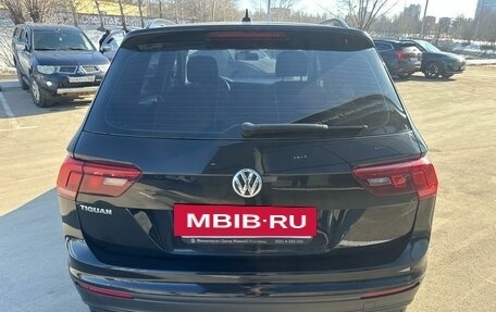 Volkswagen Tiguan II, 2018 год, 1 949 000 рублей, 6 фотография