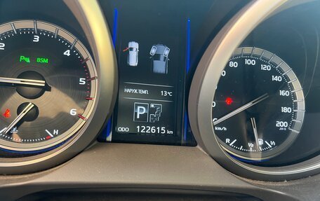 Toyota Land Cruiser Prado 150 рестайлинг 2, 2016 год, 4 995 000 рублей, 1 фотография