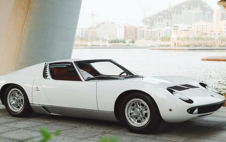 Lamborghini Miura, 1968 год, 223 000 000 рублей, 4 фотография