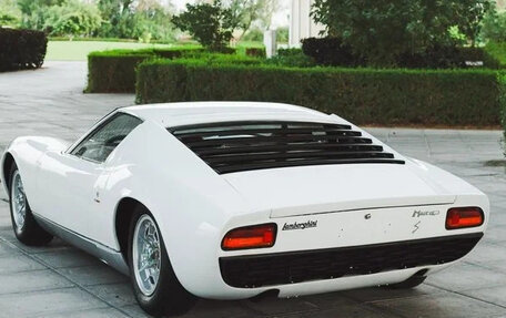 Lamborghini Miura, 1968 год, 223 000 000 рублей, 8 фотография