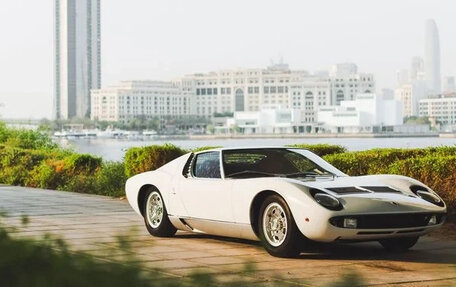 Lamborghini Miura, 1968 год, 223 000 000 рублей, 10 фотография