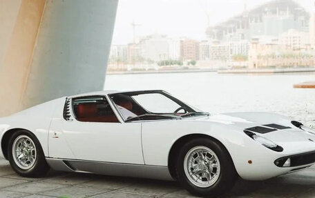 Lamborghini Miura, 1968 год, 223 000 000 рублей, 12 фотография