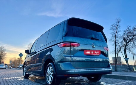 Volkswagen Multivan, 2022 год, 4 370 000 рублей, 3 фотография