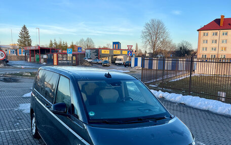 Volkswagen Multivan, 2022 год, 4 370 000 рублей, 6 фотография