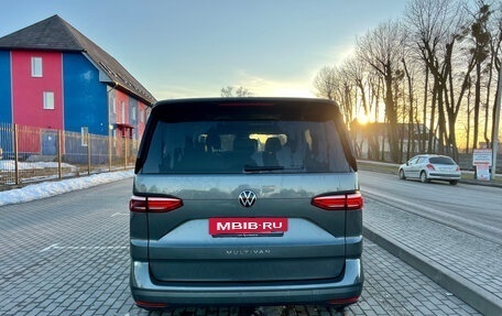 Volkswagen Multivan, 2022 год, 4 370 000 рублей, 4 фотография