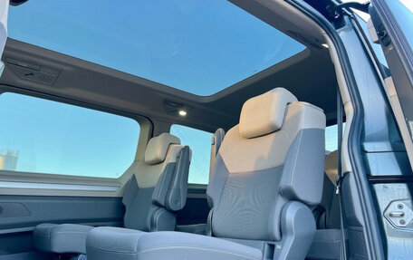 Volkswagen Multivan, 2022 год, 4 370 000 рублей, 13 фотография