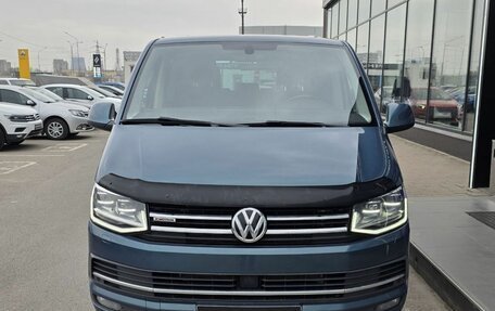 Volkswagen Multivan T6 рестайлинг, 2018 год, 4 700 000 рублей, 5 фотография